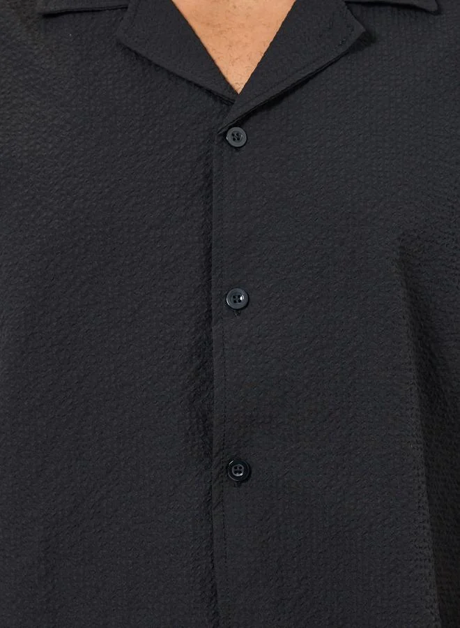 تايك تو طقم منسق من قميص بأكمام قصيرة وبنطال للرجال